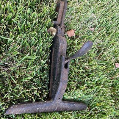 205: Vintage Disston Clamp