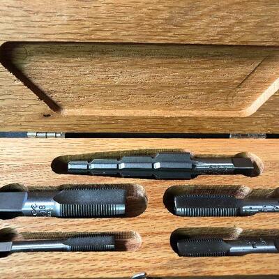 219: Vintage Ace Professional Quality Spark Plug Set