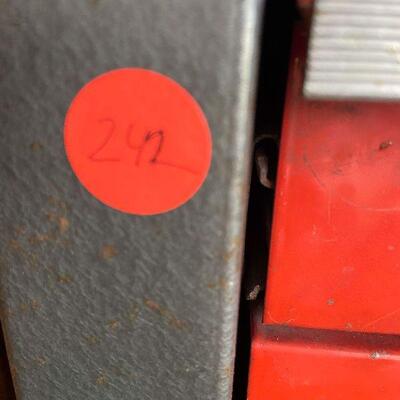 242: Vintage Locking 5-Drawer Tool Chest on Wheels