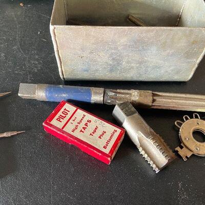 260: Vintage Alvord-Polk Hand Reemer