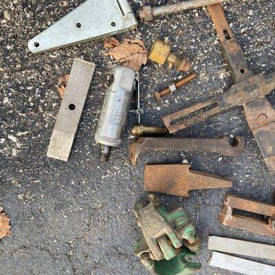 267: Vintage Lot of Metal