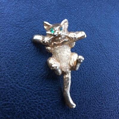 Vintage 14k Gold Cat Pendant with Emerald Eyes 7 grams