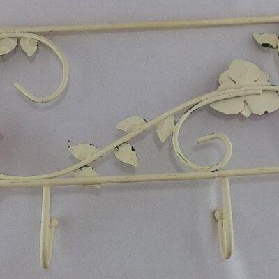 Metal 4 Hook Hanger with Roses