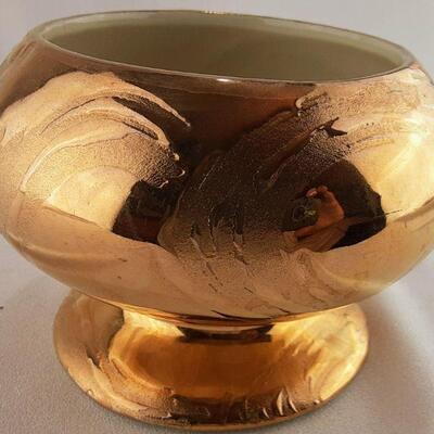 Vintage Gold Swetye Planter