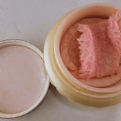 Merle Norman Sheer Face Powder