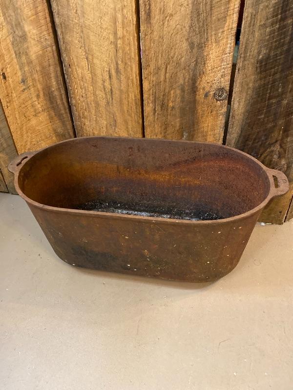 Lot 4 Footed Double gate marked Oval Cast Iron Boiler Soap Lard Kettle