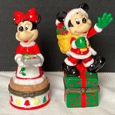 Lot #191 Mickey Mouse and Minnie Mouse Holiday Decorative Items