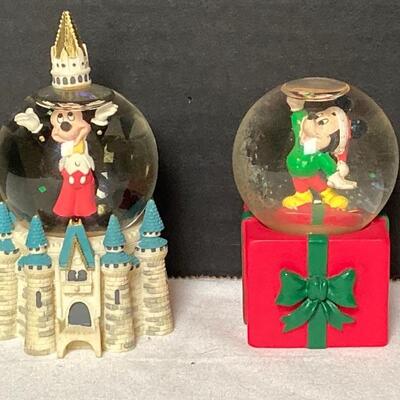 Lot #191 Mickey Mouse and Minnie Mouse Holiday Decorative Items