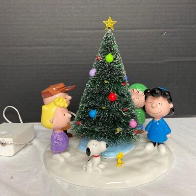 Lot#207 Dept.56 Peanuts A Charlie Brown Christmas Holiday Decor