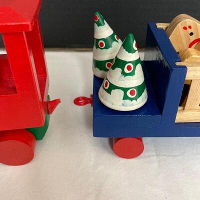 Lot #215 Windsor Collection Wooden Train Wooden Sleigh