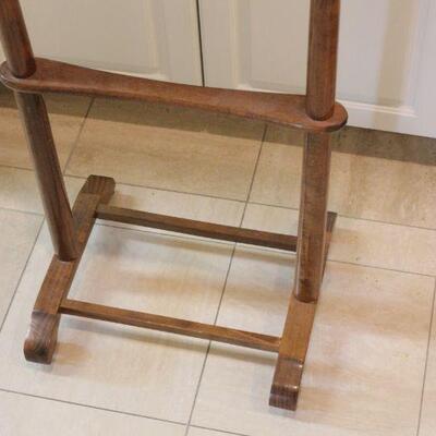 Lot 31 Vintage Gentleman's Wardrobe/Butler Rack