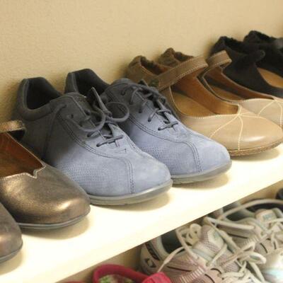 Lot 45 HUGE lot of Women's Shoes (8-9.5)
