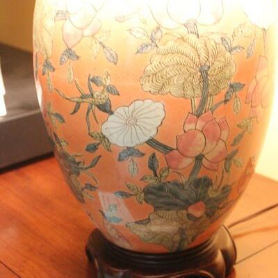Lot 115 Oriental Table Lamp