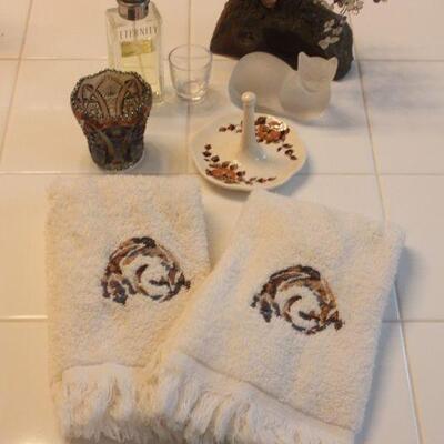 Lot 124 Misc. Bathroom Items