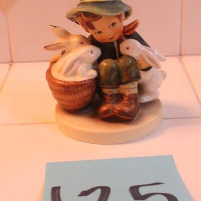 Lot 125 Goebel Hummel Figurine - Playmates - 5870