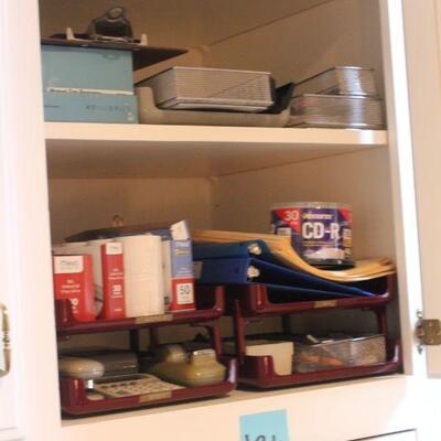 Lot 136 Office/Desk Supplies