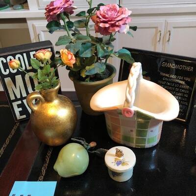 Lot 147 Misc. Home DÃ©cor 