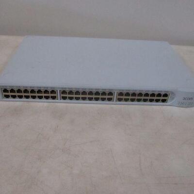 Lot 16 - 3Com SuperStack 3 Managed Network Ethernet Switch 4400 PWR