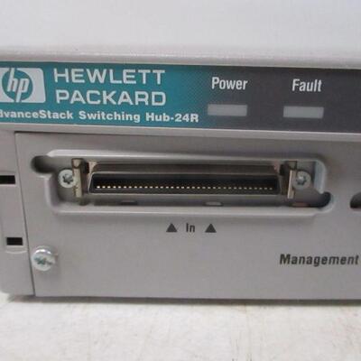 Lot 23 - HP AdvanceStack Switching Hub 24-R