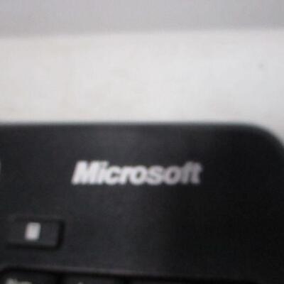 Lot 28 - Dell & Microsoft Keyboards 