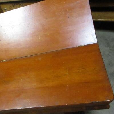 Lot 33 - Vintage Flame Mahogany Game Table