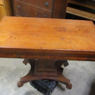 Lot 33 - Vintage Flame Mahogany Game Table