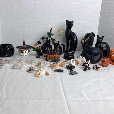 Lot #265 Halloween Decorative Items