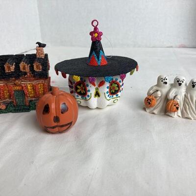 Lot #265 Halloween Decorative Items