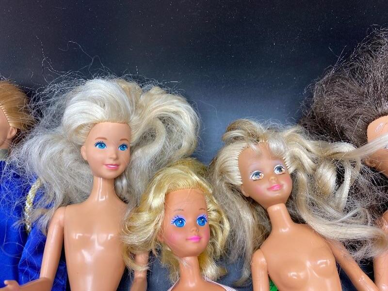 Vintage barbie rigiht friends