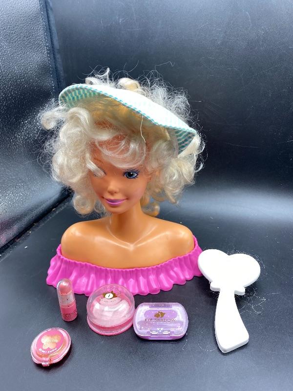Vintage Barbie Style Deluxe Head with Makeup | EstateSales.org