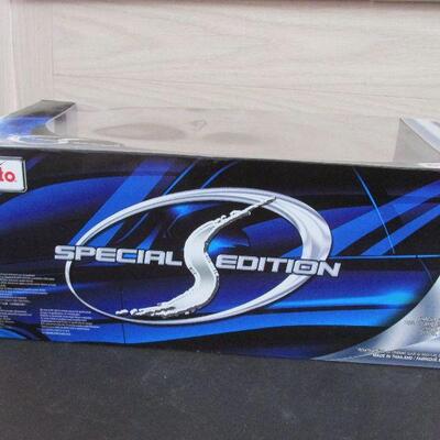 Lot 178- Maisto Special Edition Diecast 2005 Corvette