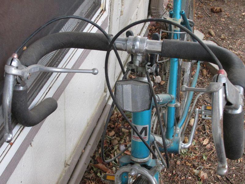 Lot 181 Vintage Murray 10 speed Racer Bicycle