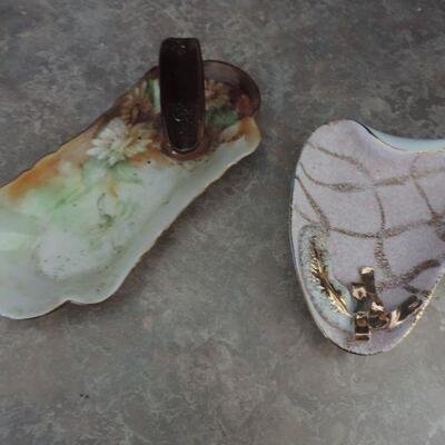 VINTAGE TABLE LIGHTERS & ASHTRAYS