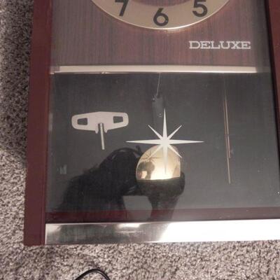 MID MOD LOOK- CLOCK & HANGING LIGHTING