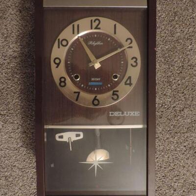 MID MOD LOOK- CLOCK & HANGING LIGHTING