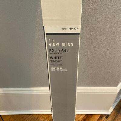 1” Vinyl Blinds / White / 52 x 64 (C) 