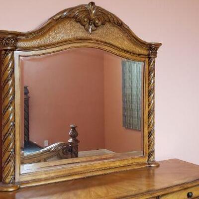 Havertys Bedroom Cabinet with Mirror