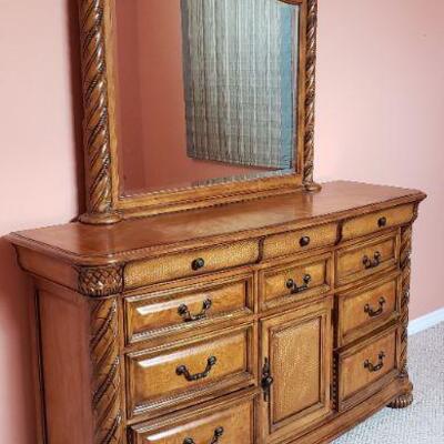 Havertys Bedroom Cabinet with Mirror