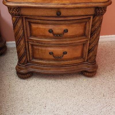 2 Havertys Bedside Cabinets 