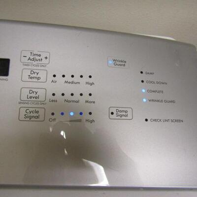 LOT 10  NEWER KENMORE SERIES 600 CLOTHES DRYER