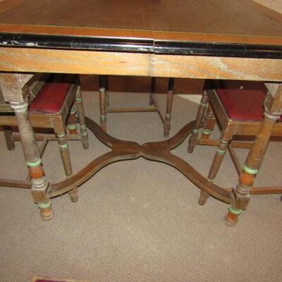 LOT 20  ANTIQUE GAME TABLE WITH 4 CHAIRS