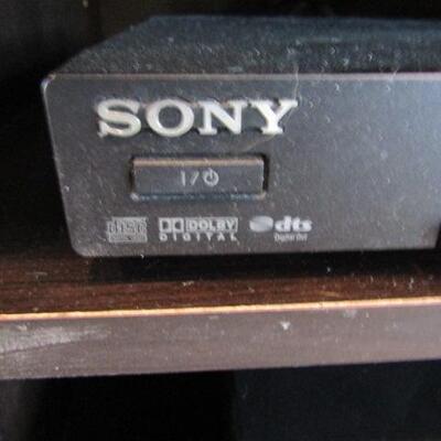 LOT 26  SONY DVD & JVC VHS PLAYERS