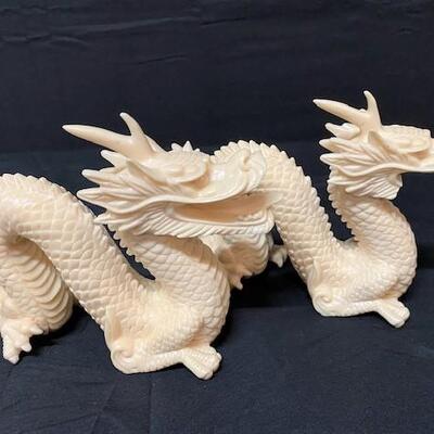 LOT#43: Faux Ivory Dragons & Foo Dogs