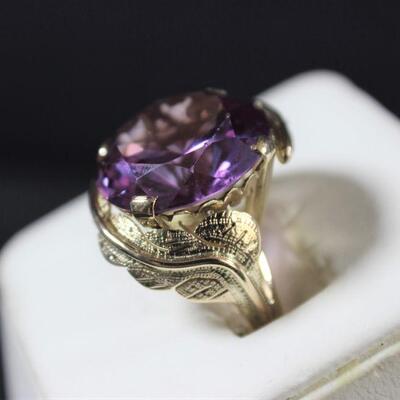 LOT#93: Stamped 14K Gold Believed to be Amethyst Ring 9.5g