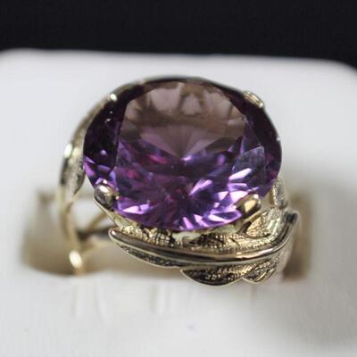 LOT#93: Stamped 14K Gold Believed to be Amethyst Ring 9.5g