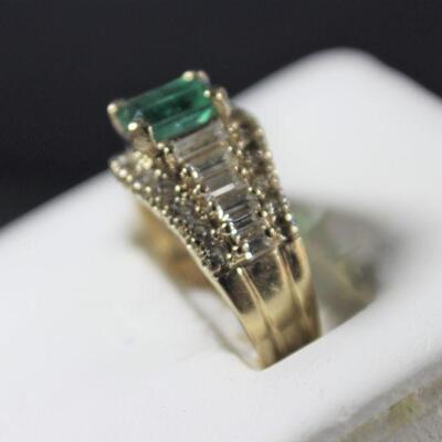 LOT#109: Tests 14K Gold Believed to be Emerald & Diamond Ring 5.6g