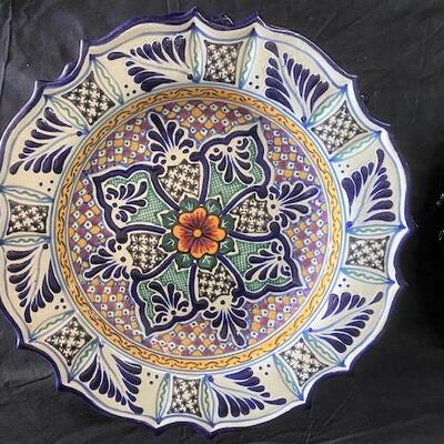 LOT#121: Set of 8 Hand painted Plates; Mexico