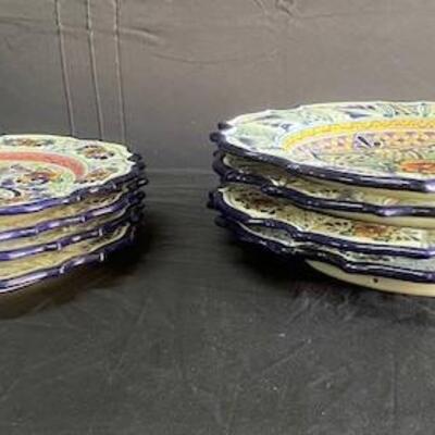 LOT#121: Set of 8 Hand painted Plates; Mexico