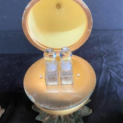 LOT#146: Vanity DÃ©cor Lot #1