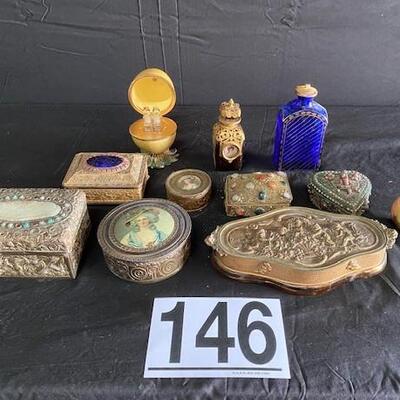 LOT#146: Vanity DÃ©cor Lot #1